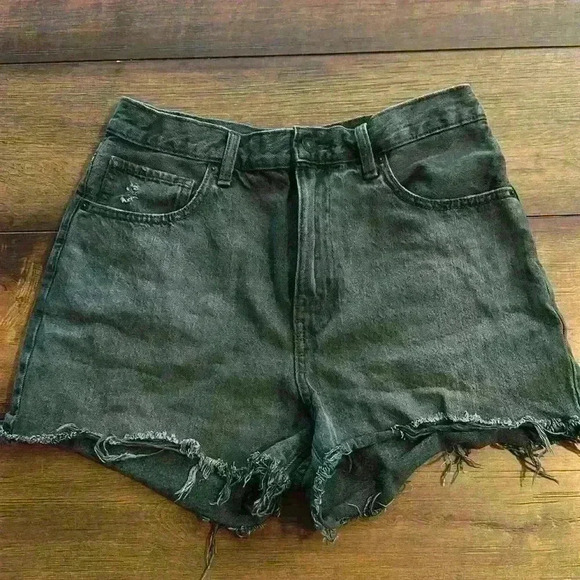 Uniqlo jeans shorts black size 28 - Picture 1 of 4
